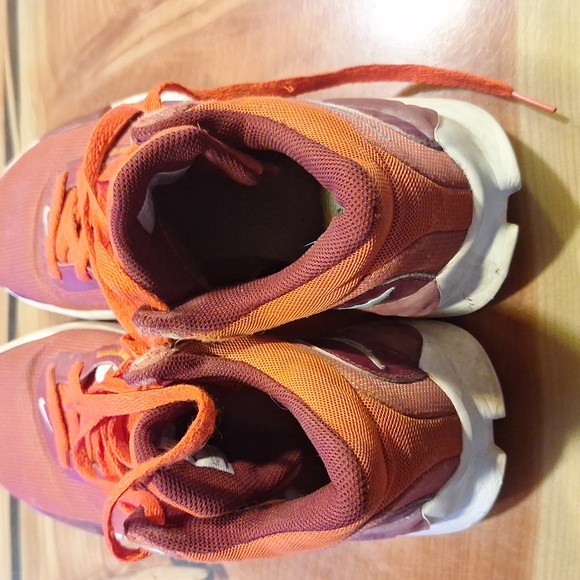 Mens red Nike basketball shoes size 8.5 - Picture 4 of 5